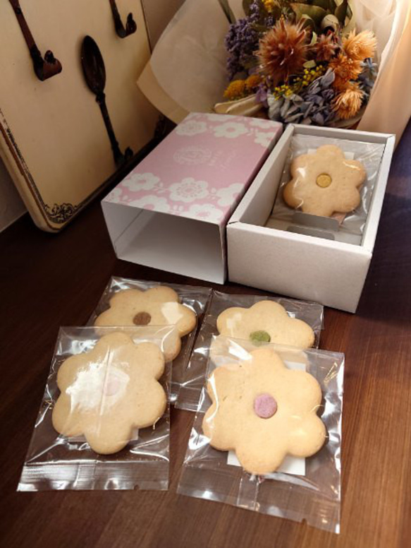 米粉クッキー　米粉お花クッキー５枚セット(真白）　米粉プレゼント　かわいい　お花　贈り物　チョコ 2枚目の画像