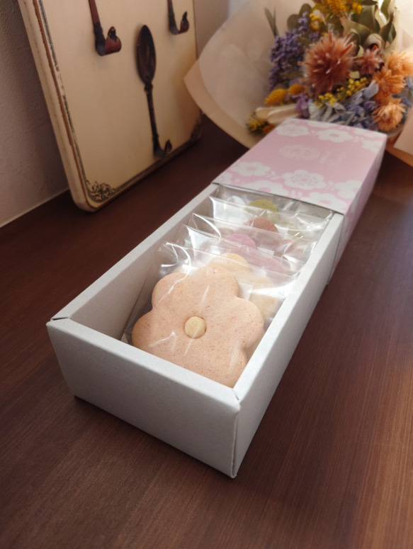 米粉クッキー　米粉お花クッキー５枚セット(彩）　米粉プレゼント　かわいい　お花　贈り物　チョコ 3枚目の画像