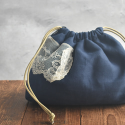SALE!ヴィンテージレースを付けた紺リネンのふんわり巾着