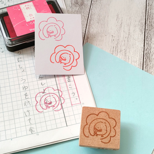 消しゴムはんこNo.371 桜の花びらとシマエナガ