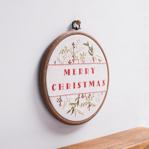 《即日発送可能♪》Merry Christmas×ボタニカル刺繍タペストリー  クリスマス 飾り クリスマスオーナメント 3枚目の画像