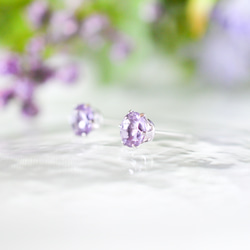 【大粒アメジストのシンプルな一粒スタッドピアス】薄紫/6mm/天然石/サージカルステンレス / つけっぱなしok 2枚目の画像