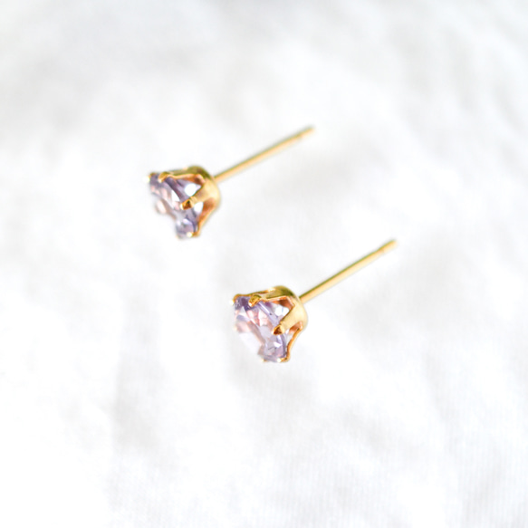 【大粒アメジストのシンプルな一粒スタッドピアス】薄紫/6mm/天然石/サージカルステンレス / つけっぱなしok 6枚目の画像