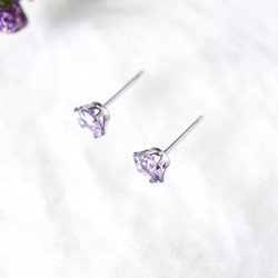 【大粒アメジストのシンプルな一粒スタッドピアス】薄紫/6mm/天然石/サージカルステンレス / つけっぱなしok 3枚目の画像