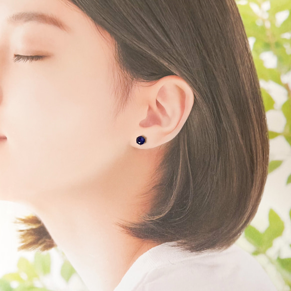 【大粒サファイアのシンプルな一粒スタッドピアス】6mm / 深青色 / 天然石 / つけっぱなし / 9月誕生石 12枚目の画像