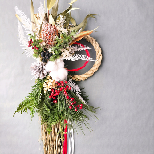 針葉樹と木の実のしめ縄ドライフラワー新年