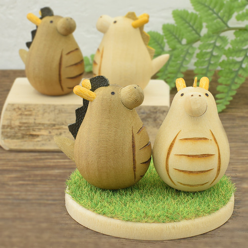 木彫り手作り　クワガタ置物　　　　2体セット