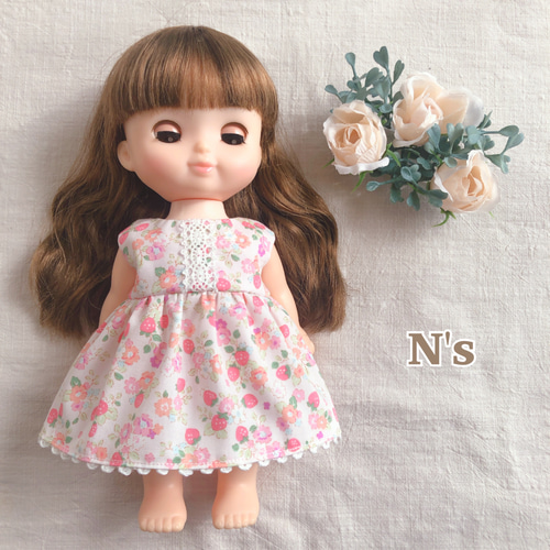 26cmドール用 裏地付き♡いちごとお花のワンピース ソランちゃん