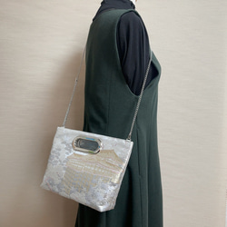 絹の帯から2wayバッグ　京都名所文様　帯リメイク242 4枚目の画像