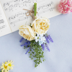 カンパニュラと小さな野花のスワッグ カンパニュラと小さな野花のスワッグ スワッグ sui-sui-obake