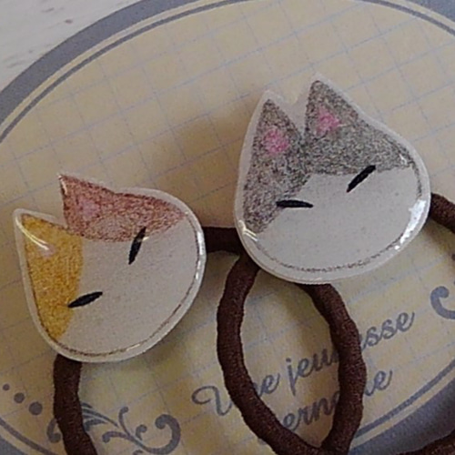 NO 押し返し 276 レジン ヘアゴム ブローチ ハンドメイド 猫ちゃん