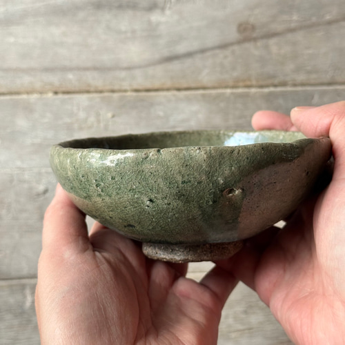 灰釉茶碗 092 夏茶碗 抹茶茶碗 手びねり 陶器 緑 貫入 茶碗・めし碗 咲