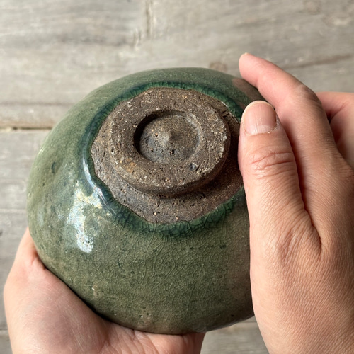 灰釉茶碗 092 夏茶碗 抹茶茶碗 手びねり 陶器 緑 貫入 茶碗・めし碗 咲