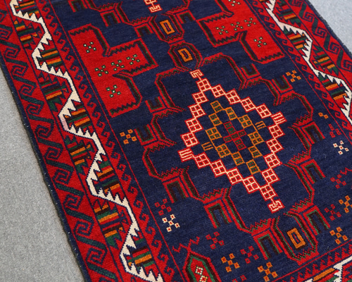 142x90cmトライバルラグ ヴィンテージラグ 手織り ペルシャ絨毯