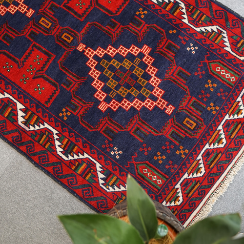 142x90cmトライバルラグ ヴィンテージラグ 手織り ペルシャ絨毯