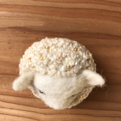 羊のブローチ　白 3枚目の画像