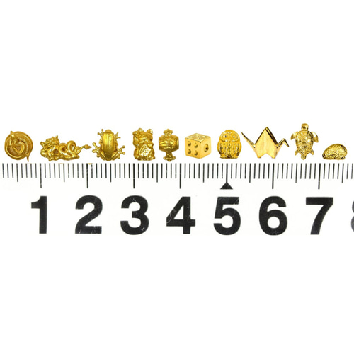 純金 ＊ クマ　御守り 縁起物 純金 『招き猫』約1g お守り【JUNGOLD】 | JUNGOLD【純金の世界】