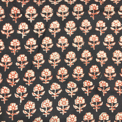 【50cm單位】黑紅小花印度手版印花布料棉質 第2張的照片