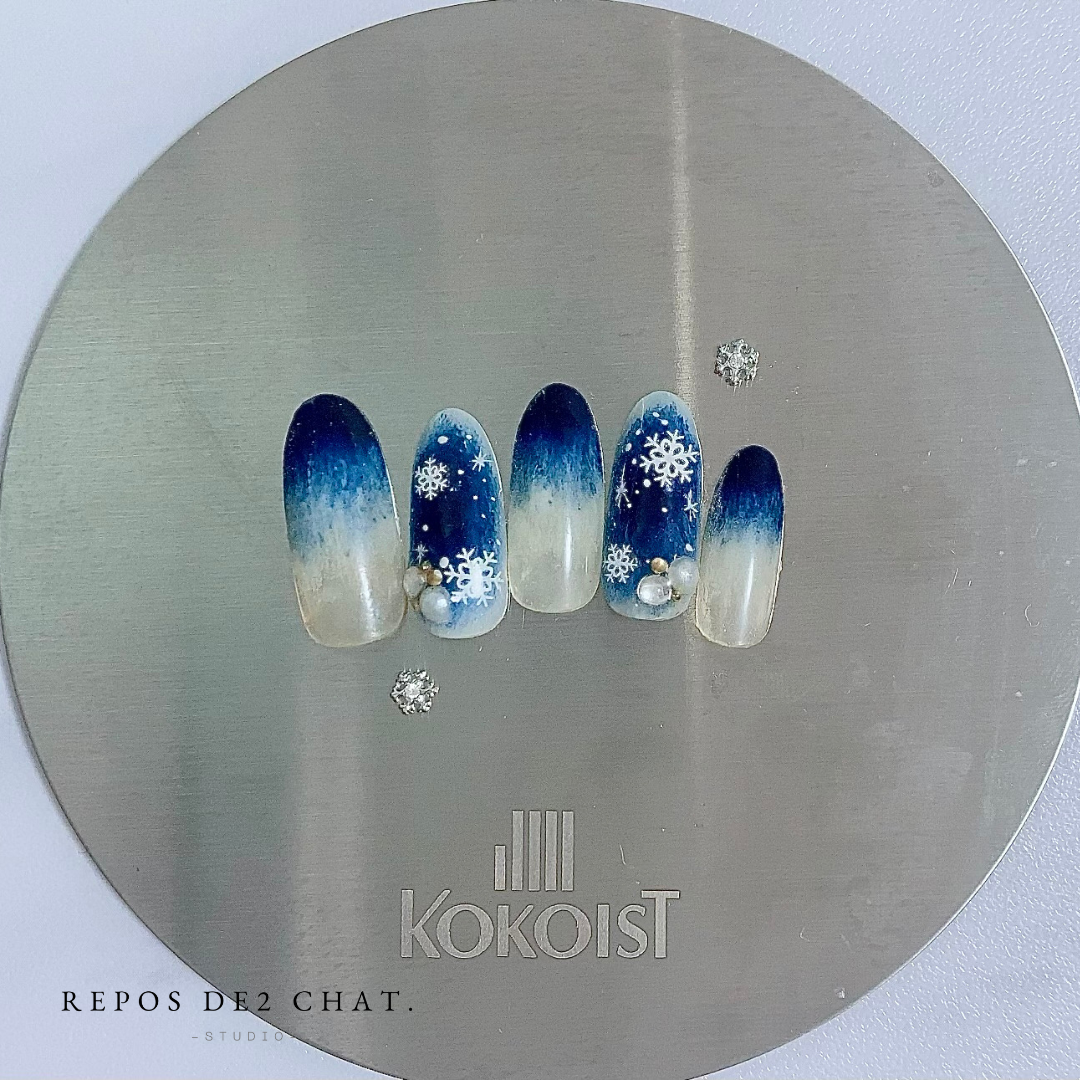 navy crystal of snow 【No.29】ネイビー 雪の結晶 ネイルチップ ダブルグラデーション