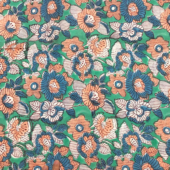 【50cm單位】綠橙藍花印地安手工版畫布料棉質 第3張的照片