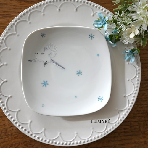 シマエナガ 美濃焼き 中皿 お皿(なかよし・羽ばたき) 中皿 TORINKO