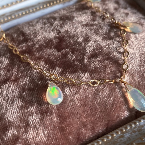 【ネット限定】 プレミアム プレシャスオパールのステーションネックレス 天然石 アクセサリー