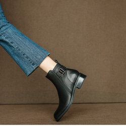 ショートブーツ 革靴 チェルシーブーツ 黒 ブラック ブラウン キャメル シンプル レザーブーツ 冬 靴 レザー 上品 7枚目の画像