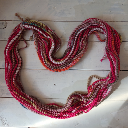 アートヤーン スパイラル 手紡ぎ（品番276） 毛糸 四つ実 通販