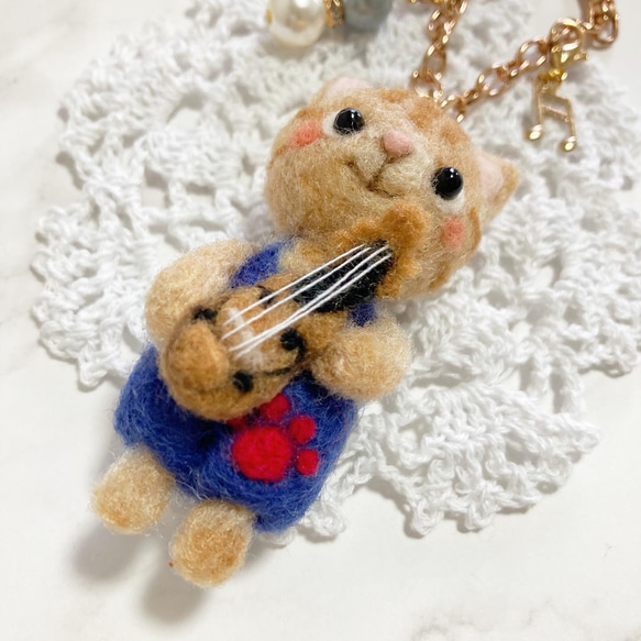 バイオリン弾きの茶トラくん 羊毛フェルト ねこ 猫 ネコ バッグチャーム キーホルダー フェルトマスコット cat 3枚目の画像