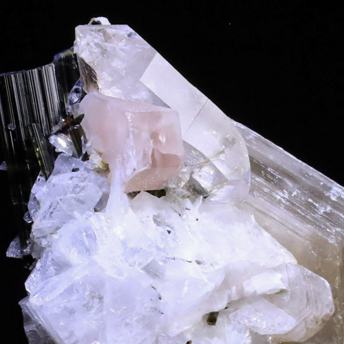 トルマリンと水晶の共生標本