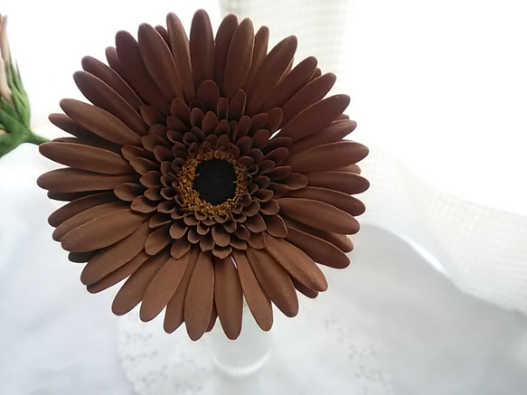 【實體限定】❁黏土花非洲菊2朵套裝，黑芯淺棕色、深棕色、室內花、斯堪的納維亞室內花❁ 第3張的照片