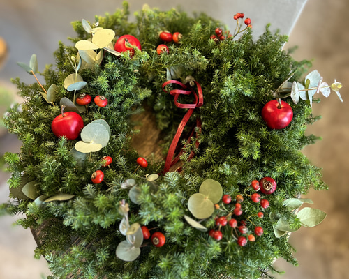 商品名【寿】華やか！♥小春牡丹のお正月スワッグリース　冬リース 花屋が作る♡クリスマスリース♡ リース koyuki 通販 16857013