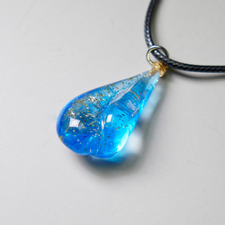 レジンペンダントトップ・ネックレス 海のような透明感 Drop005