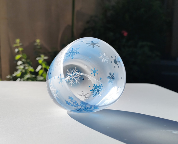 受注制作】雪の結晶 小さな雪玉丸 ぐい呑み サンドブラスト 冬グラス