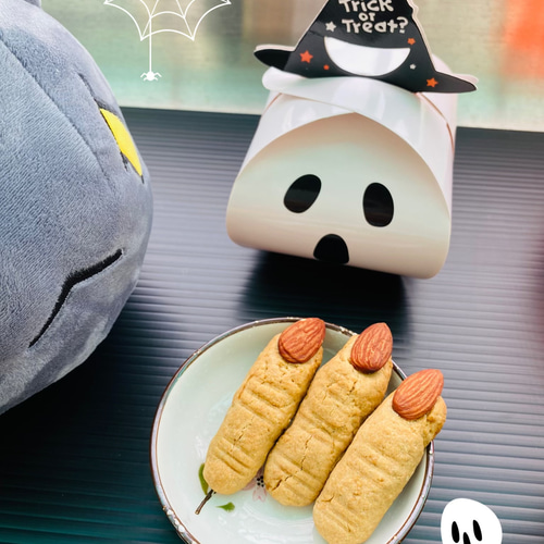 クッキー ジャー ハロウィン シャンシャン** ハロウィンスペシャル — 黒糖とコーヒーのフィンガー