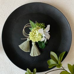 ひめゆりとマム　髪飾り　ヘアアクセサリー　成人式　卒業式　 浴衣　アーティフィシャルフラワー　　七五三 1枚目の画像