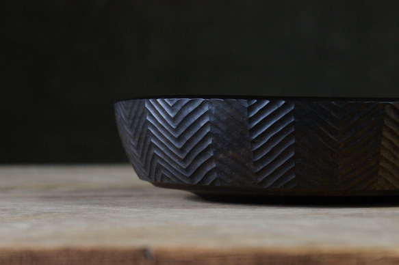 wooden bowl 22cm　彫刻模様のウッドボウル 1枚目の画像