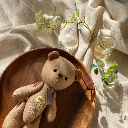 リネンのテディベア『刺繍くま』カフェオレ ぬいぐるみ Rin-hana(りん