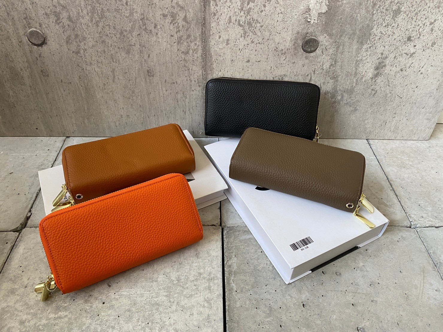 【本革】２つのラウンドファスナーが付いた長財布／長財布 ギフト プレゼント コンパクトGWT-A095