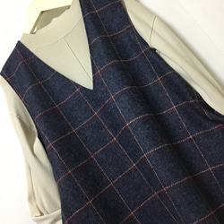 イギリス〜MOON社高級感溢れる生地のシンプルジャンパースカート‼️紺系チェック〜‼️総裏付き‼️ 1枚目の画像