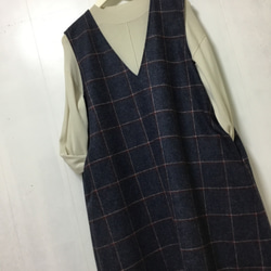 イギリス〜MOON社高級感溢れる生地のシンプルジャンパースカート‼️紺系チェック〜‼️総裏付き‼️ 4枚目の画像