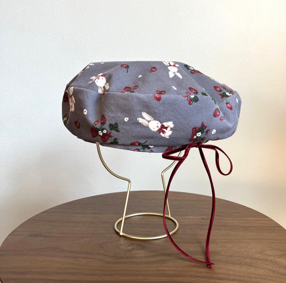 バックリボン　うさぎと苺のコーデュロイベレー帽（グレー）　ベビー・キッズ 2枚目の画像