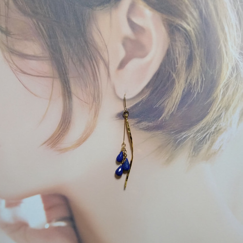 Creema限定 ポイントアップ】14kgf＊ラピスラズリと風の流れのピアス