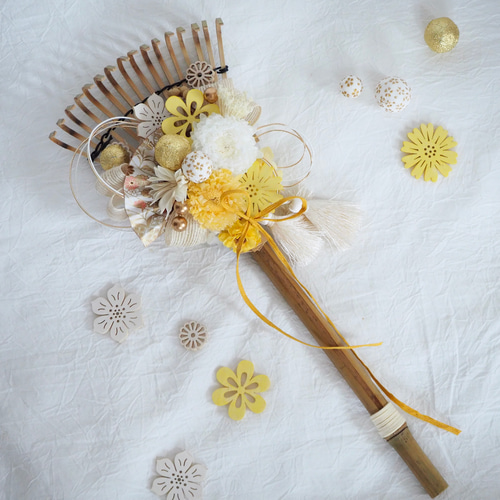お正月飾り 大人可愛いイエローの熊手アレンジ しめ縄・しめ飾り