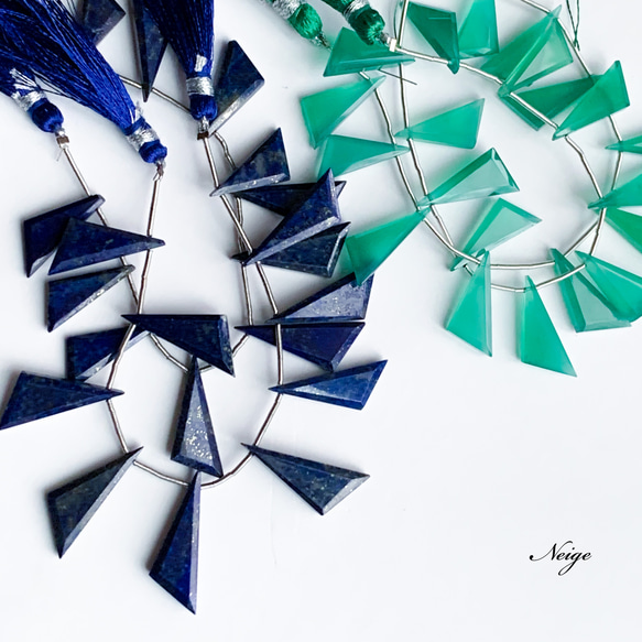 ラピスラズリAA++　フラットトライアングル２０×７×３mm 1粒　天然石パーツ 5枚目の画像