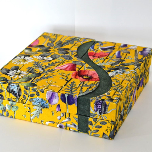 ご確認用です。 フランス刺繍生地のカルトナージュ＆円形