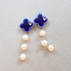 淡水珍珠✕四葉草陶瓷耳環　日本傳統色鐵紺　６月誕生石　耳針可轉耳夾　❊空郵台灣5-7天 第6張的照片