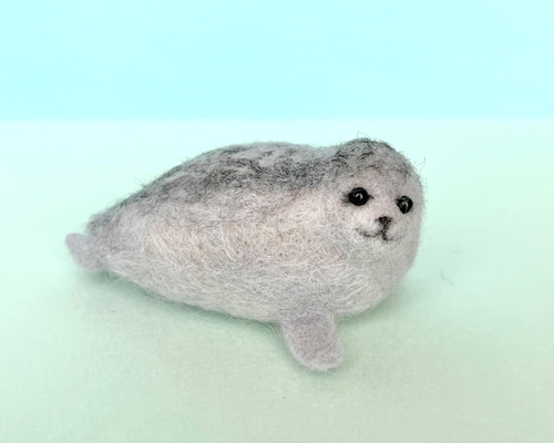 イヌイット？ 熊とアザラシの刺繍入り フェルトルームシューズ 未使用 ハマナカ/フェルトキット ニードルフェルトでつくるどうぶつたち