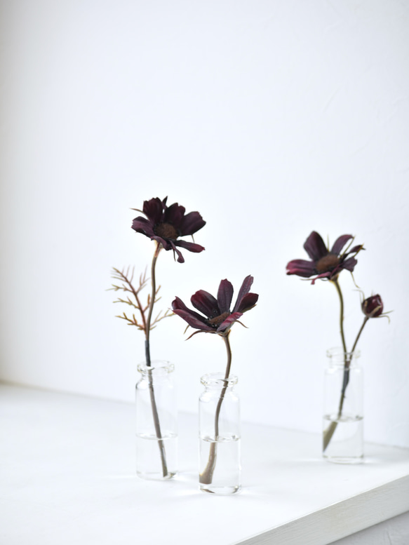 咲き続けるチョコレートコスモス(３点セット)　マジカルウォーター　癒しのフラワーインテリア　アーティフィシャルフラワー 2枚目の画像
