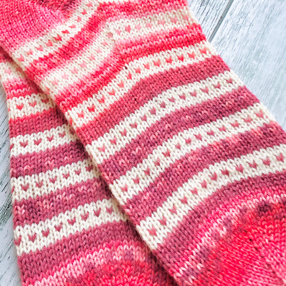 つぶハートが可愛い オパール毛糸の手編み靴下・ピンク 2枚目の画像